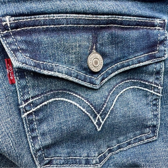 Vintage Levi’s 524 Too Superlow Button Flap Back Pockets w/ Button Closure Jeans - Picture 10 of 16